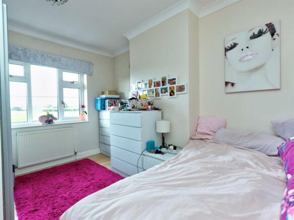 Bed 3.jpg