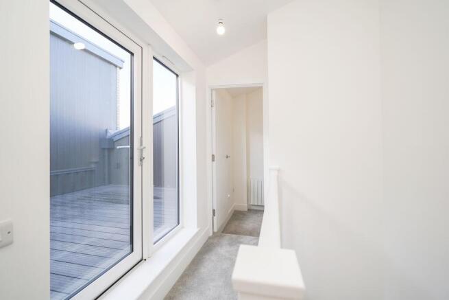 3 bed Town House to rent Image 11