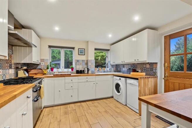 Kitchen_1.jpeg