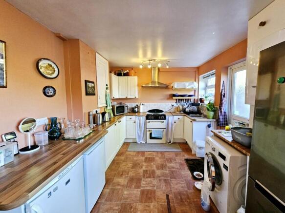 3 bed Terraced for sale Image 4