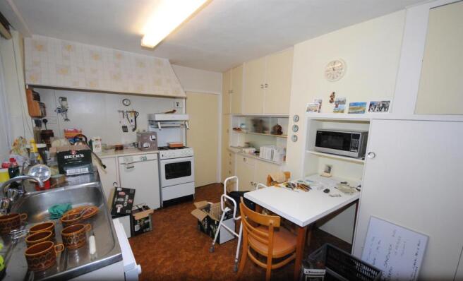 Kitchen: