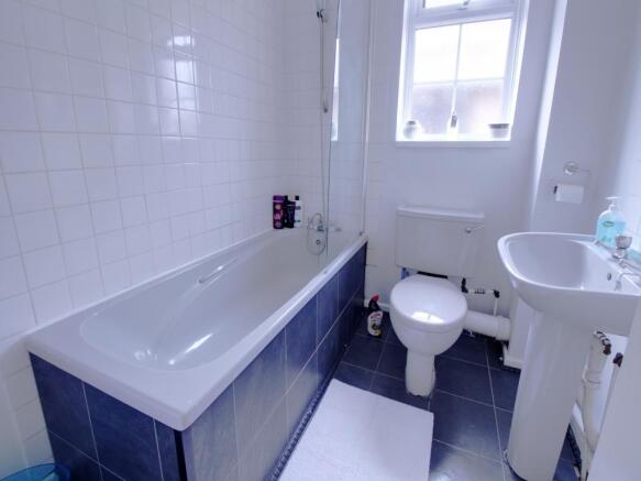 BATHROOM:
