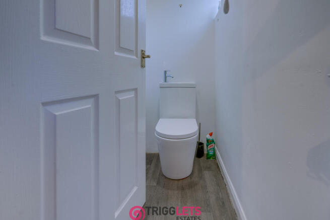 3 bed Semi-Detached for sale Image 9
