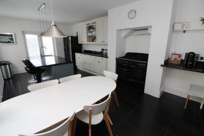 Kitchen/Breakfast...