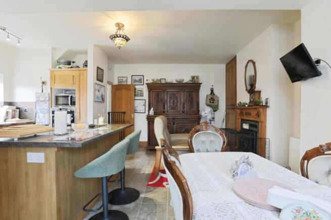 3 bed Semi-Detached for sale Image 5