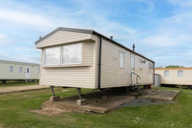 F17 2018 Willerby Mistral 35x12 2B Small-14.jpg