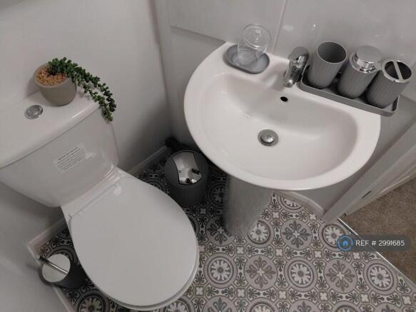 1 bed Flat Share to rent Image 12