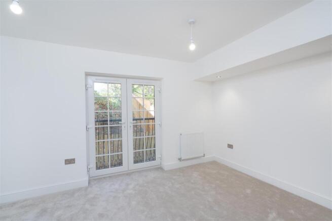 3 bed Semi-Detached for sale Image 6