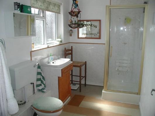 SHOWER ROOM