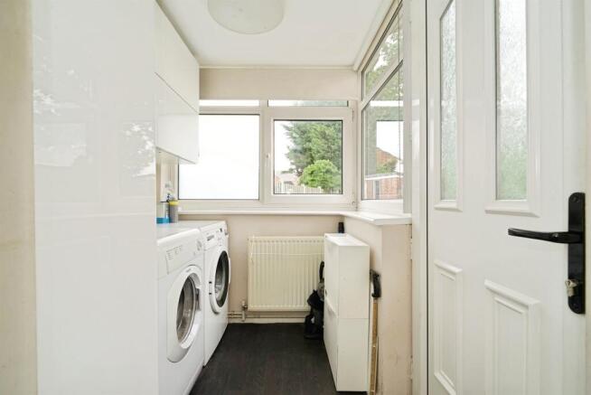 3 bed Detached for sale Image 6