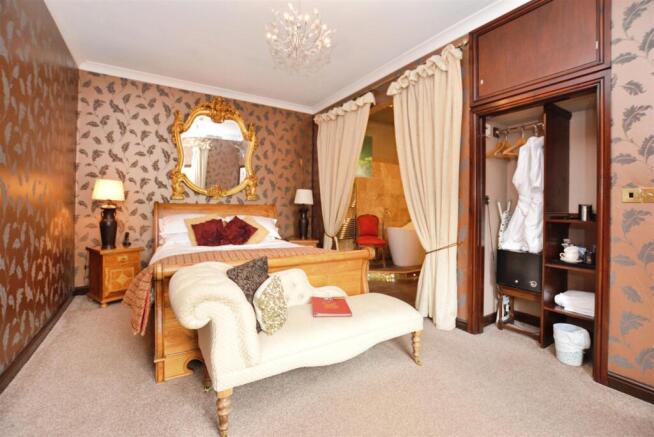 2 bed Semi-Detached Bungalow for sale Image 5