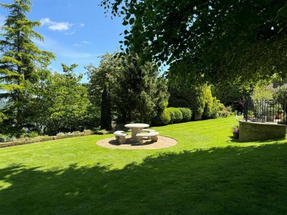 Bramleys Estate Agents - Hopton Hall Lane - Mirfie