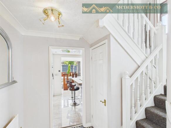 4 bed Detached for sale Image 4