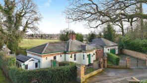 The Lodge, West Hill, Westhill Road, Blackdown, Cubbington CV32 6RA
