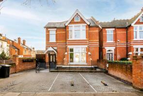 Flat 4, 1, Mount Park Crescent, Ealing W5 2RN