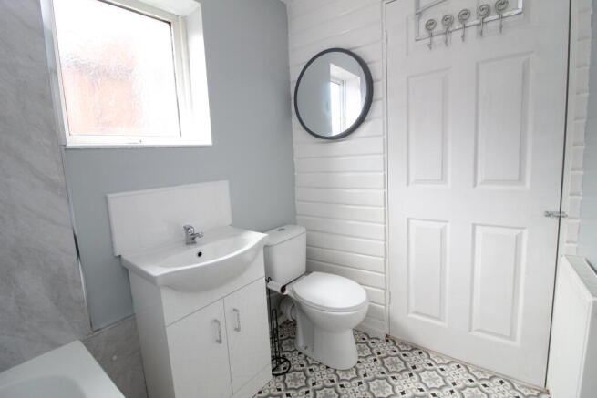 Studio to rent Image 7