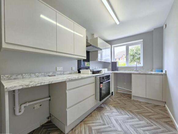 Kitchen 2.jpg