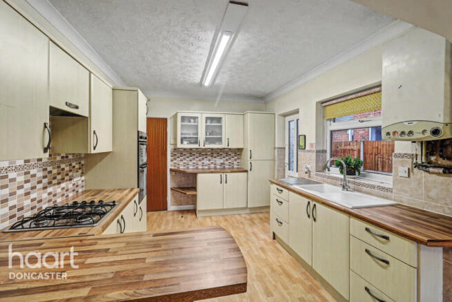 3 bed Detached Bungalow for sale Image 7