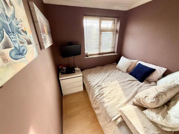 FC33 Bed3.jpg