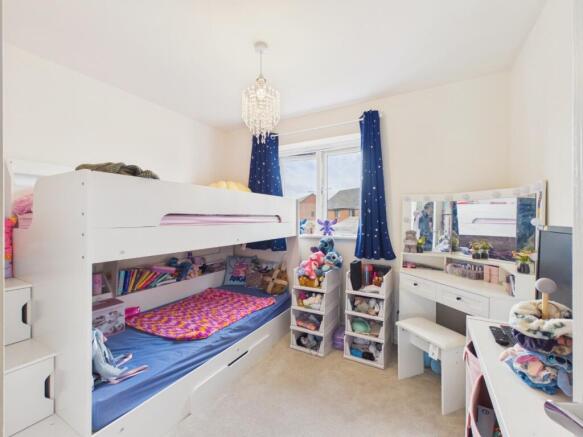 4 bed Semi-Detached for sale Image 7