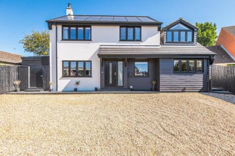 Beautifully Refurbished and Extended Four-Bedroom Family Home in South Wootton