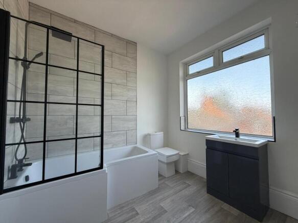 2 bed Flat to rent Image 4
