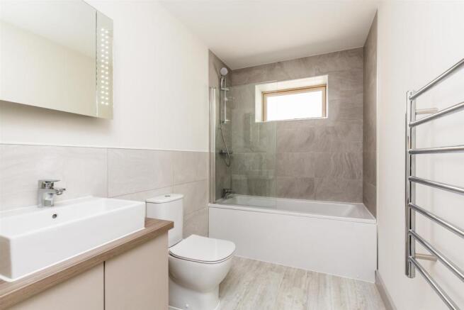 Family bathroom.jpg