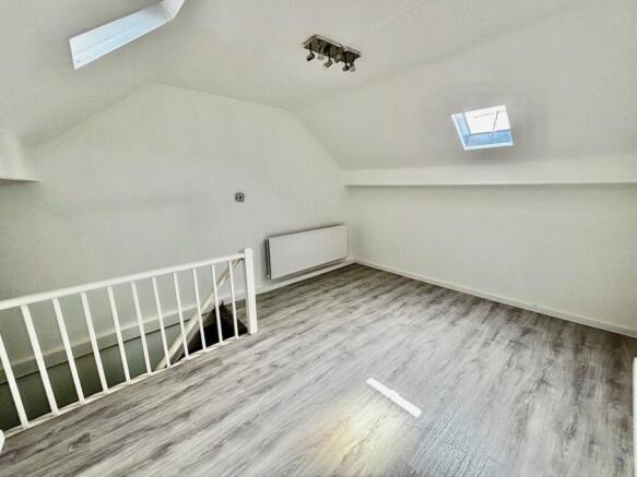 3 bed House to rent Image 9