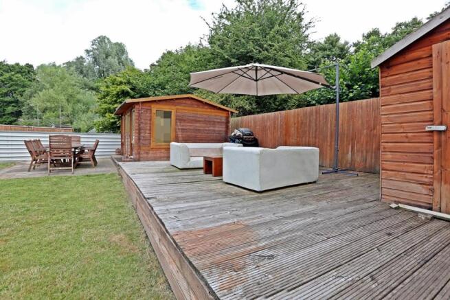 Rear decking area