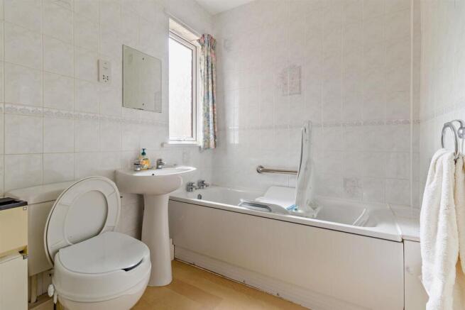 2 bed Detached Bungalow for sale Image 8