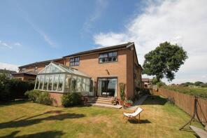 5, Lee Fair Court, Tingley, Wakefield WF3 1UH