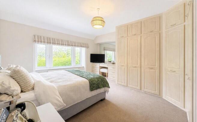 4 bed Semi-Detached for sale Image 12