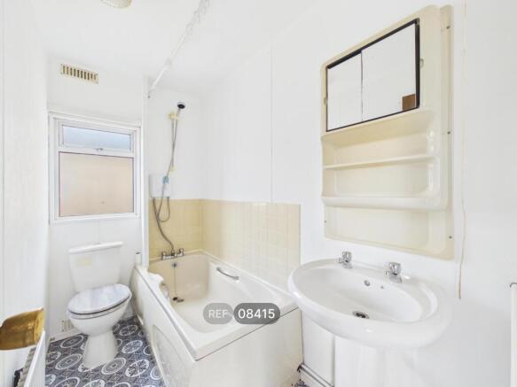 2 bed Flat to rent Image 7