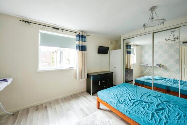 2 bed Apartment for sale Image 8