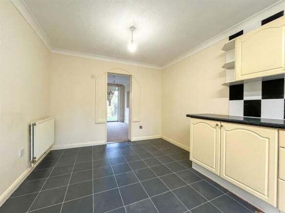40 Eden Close