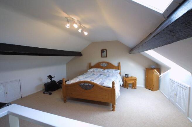 Photo 11 Loft Room