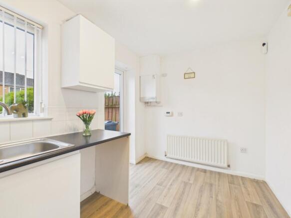 2 bed Semi-Detached for sale Image 4