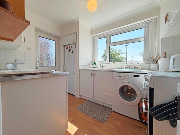 Thornleigh Drive, Orton Longueville, Peterborough photo 4