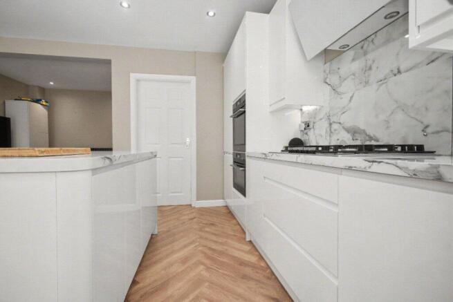 3 bed Town House for sale Image 12