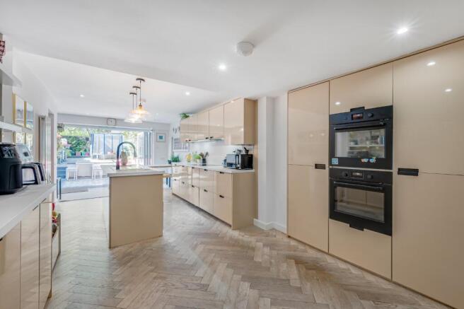 Kitchen/Dining