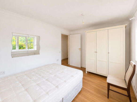 47A Highmead Cres...