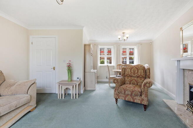 3 bed Town House for sale Image 8