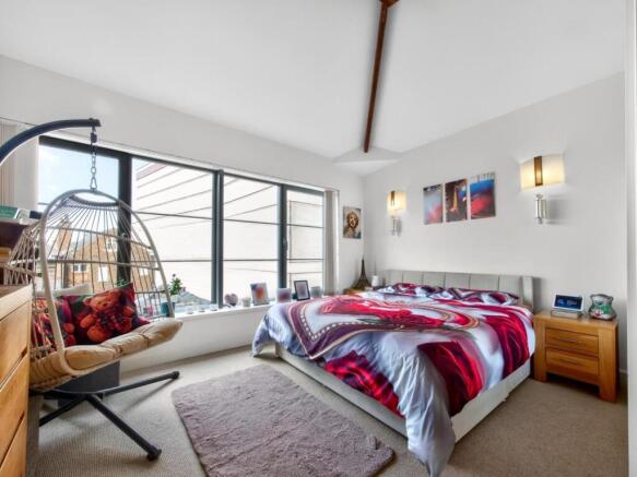 2 bed Penthouse for sale Image 9