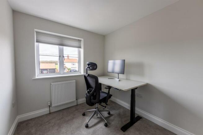 5 Parham Close-11.jpg