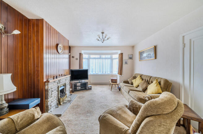 1372404-3-68ffa54...