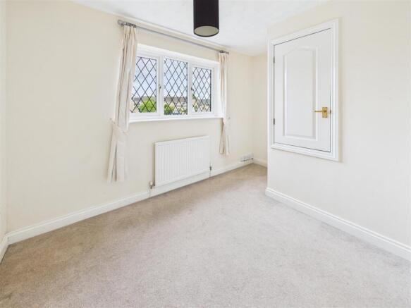 bedroom2.jpg