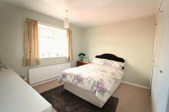 2 bed Semi-Detached Bungalow for sale Image 8