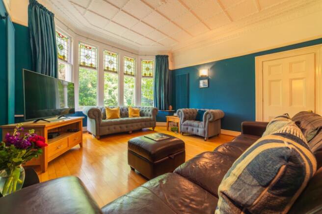 Award-winning Media team on EVERY Listing__19