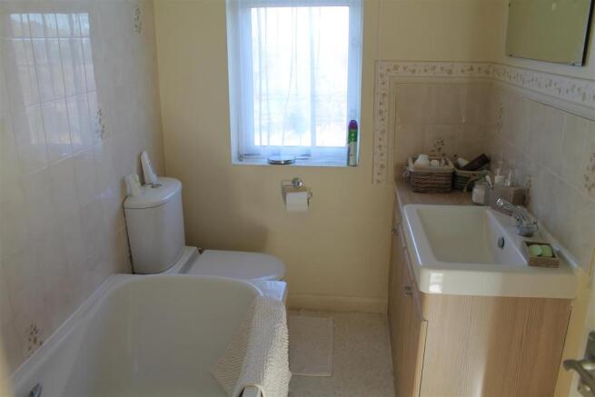 Ensuite.JPG