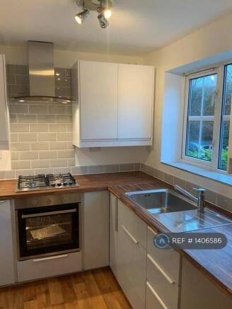 Kitchen Oven, Hob And Extractor